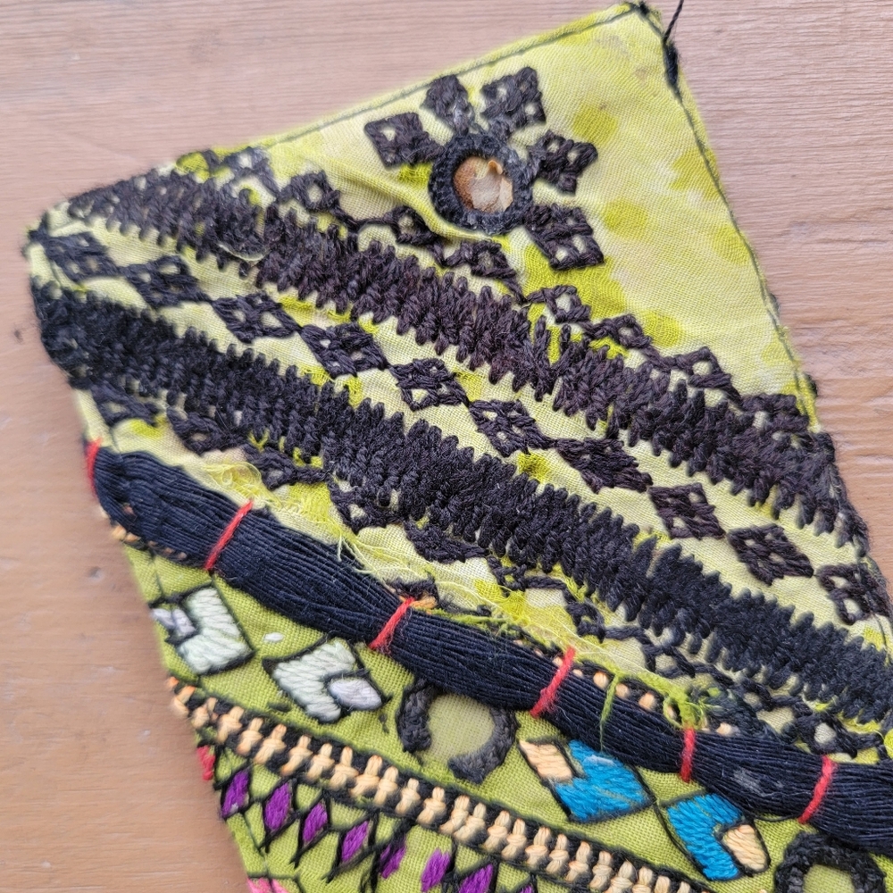 🌋👽 Free People Boho Embroidered Repurposed vtg banjara hippie Wallet card case - Picture 11 of 16